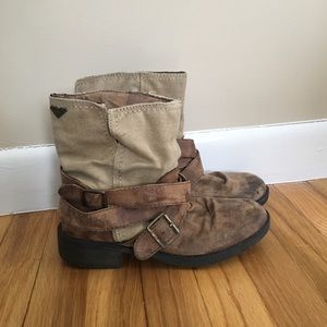 Size 7 Roxy Boots